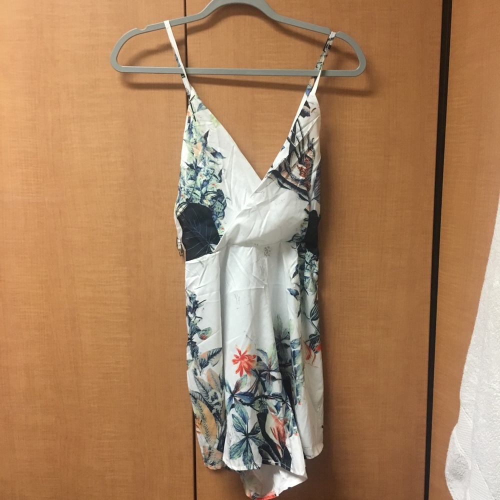 Backless summer romper - Picture 5 of 5